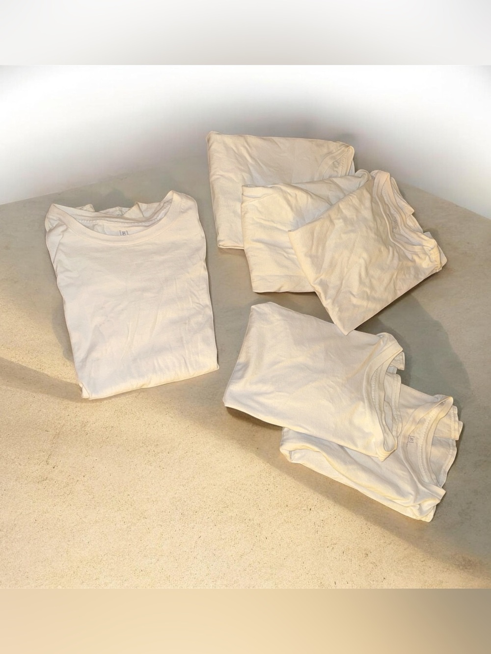 *6* Men’s Classic White Crewneck T-Shirt